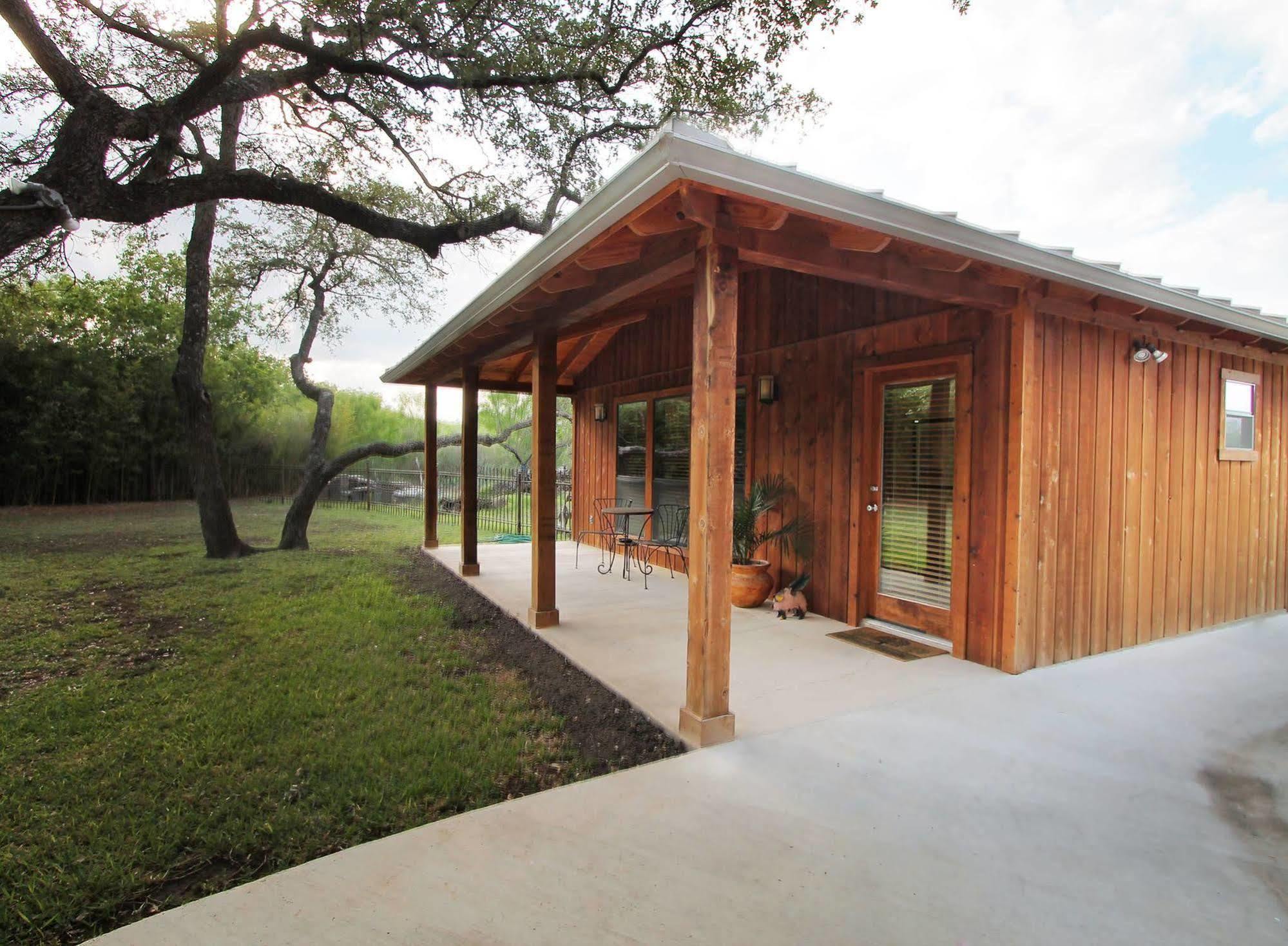 Live Oaks Bed And Breakfast Uvalde Eksteriør bilde